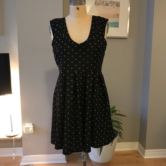 Black and Gold Cocktail Dress - Picture 2 of 6